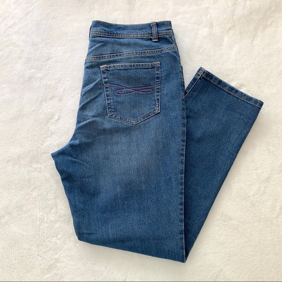 Plus Size 14 Jeans Blue Style & Co Denim, Slim Leg Hi-Rise EUC - Picture 2 of 13